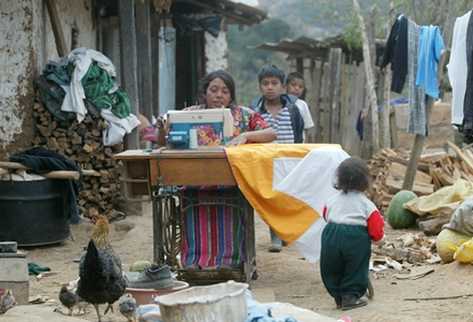 La movilidad ocupacional en Guatemala es escasa. Las mujeres tienen mayor movilidad ocupacional que los hombres, lo mismo puede decirse del grupo étnico indígena con respecto al no indígena. (Foto Prensa Libre: ESBIN GARCIA)