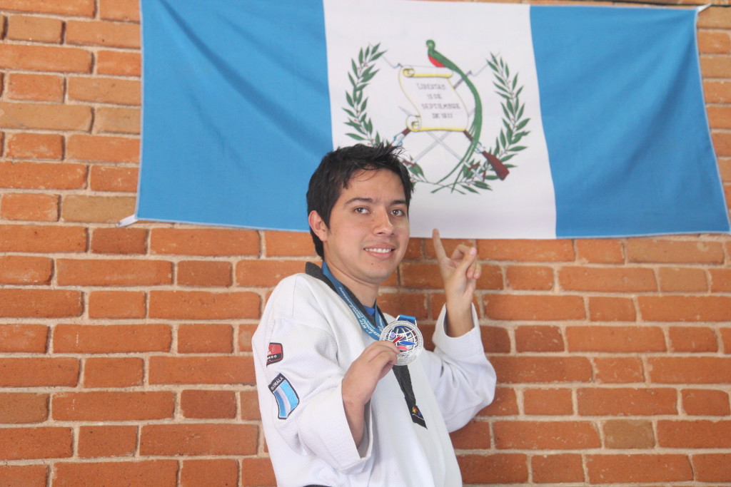 Gersson Mejía obtuvo medalla de oro en el Para Panamericano de Taekuondo en Costa Rica. (Foto Prensa Libre: cortesía CDAG)