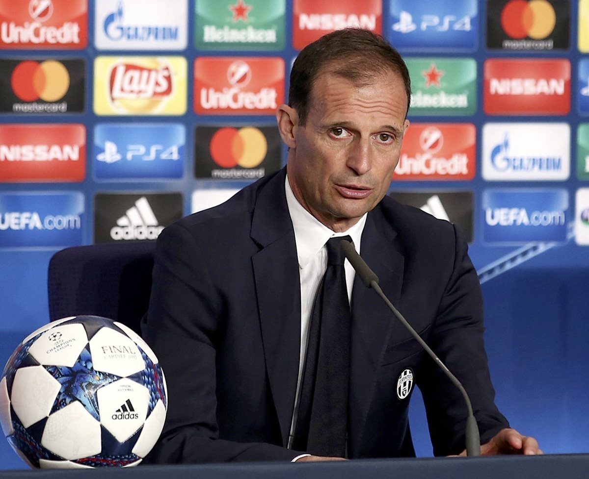 Massimiliano Allegri estará con la Juventus hasta el 2020. (Foto Prensa Libre: EFE)