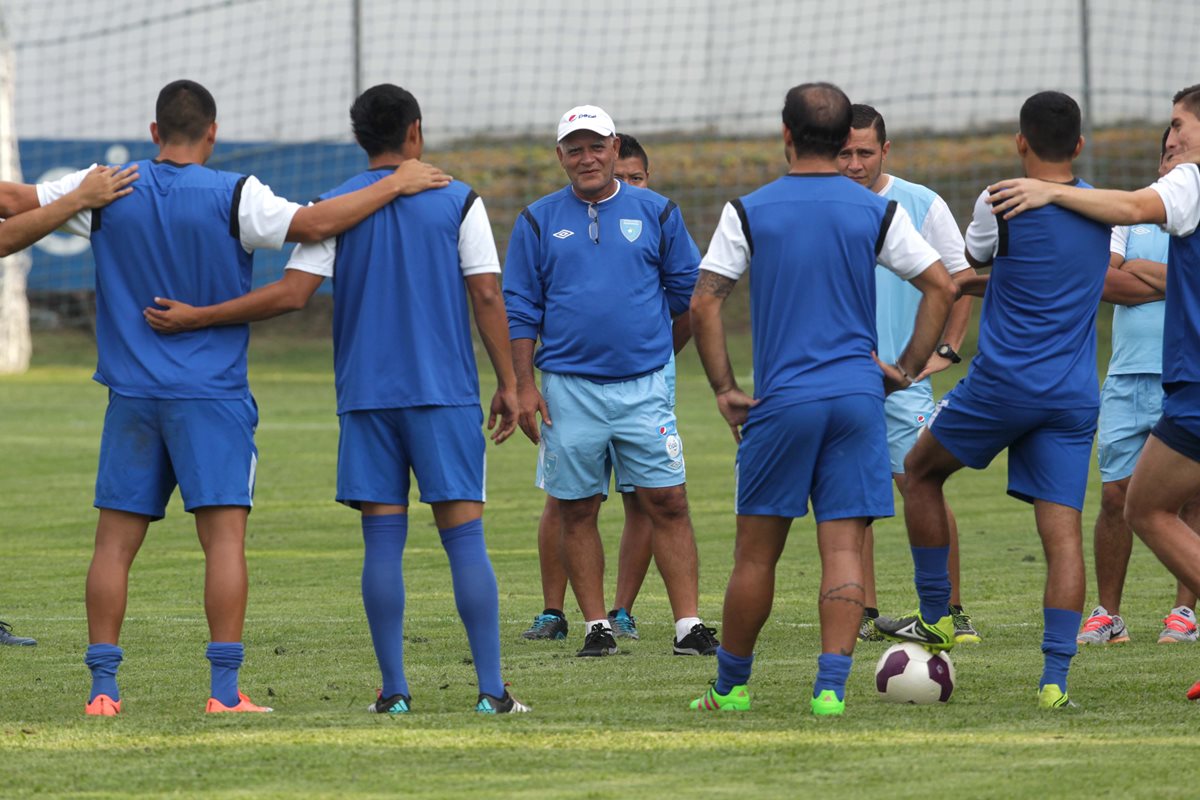 La Bicolor se prepara para el juego contra Estados Unidos. (Foto Prensa Libre: Norvin Mendoza)