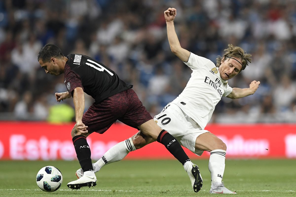 Luka Modrid ingresó en los últimos minutos del juego y participó en la jugada del tercer gol del Real Madrid. (Foto Prensa Libre: AFP)