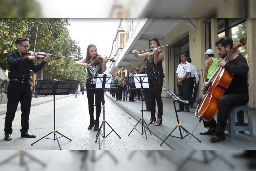 El Cuarteto Asturias ofrece recital en el Centro Histórico. (Foto Prensa Libre: Óscar Rivas)