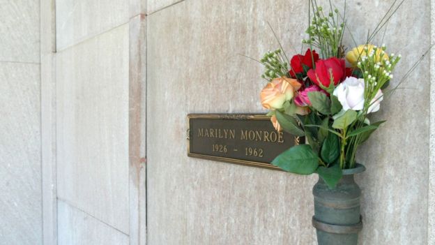 La tumba de Marilyn Monroe queda en el Parque Mortuorio de Westwood Village, en Los Ángeles, California. (GETTY IMAGES)