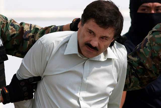 Joaquín "El Chapo Guzmán", líder del Cártel de Sinaloa, cuando fue capturado.  (Foto Prensa Libre: AP)
