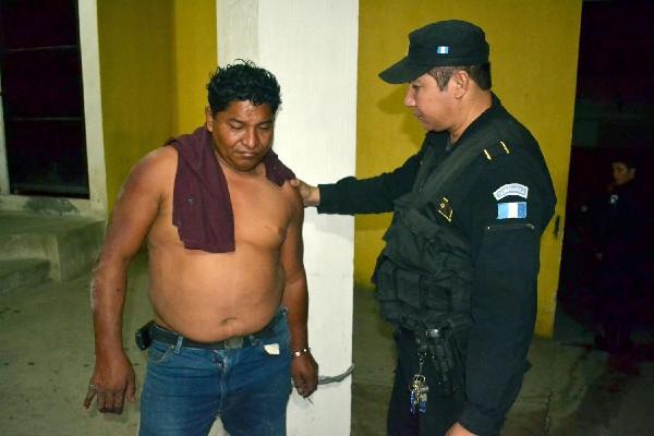 Óscar Rodríguez,  detenido en San Agustín Acasaguastlán.