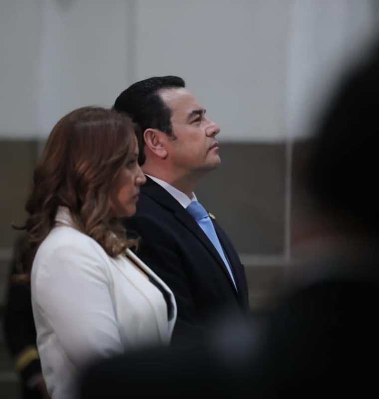 Jimmy Morales y su esposa, Patricia Marroquín participan del Te Deum, en la Catedrál Metropolitana. (Foto Prensa Libre: Juan Diego González)