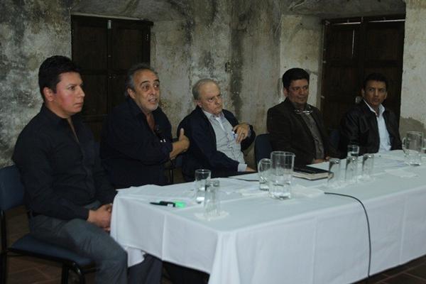 Directivos del CNPAG, en conferencia de prensa. (Foto Prensa Libre: Miguel López)