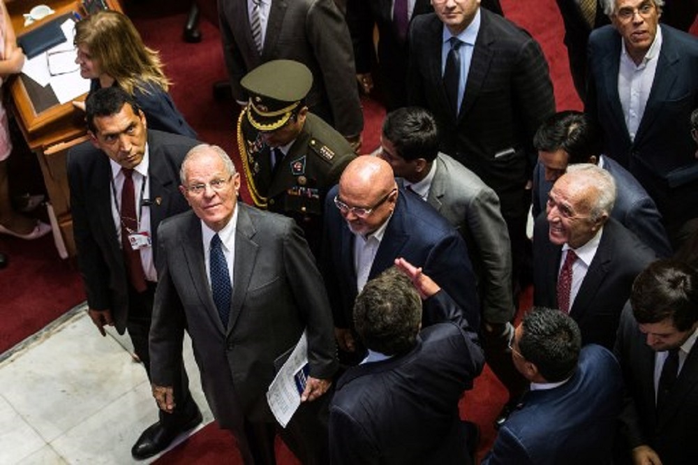 Kuczynski se salva de ser destituido; el fujimorismo fracasa. (Foto Prensa Libre: AFP)