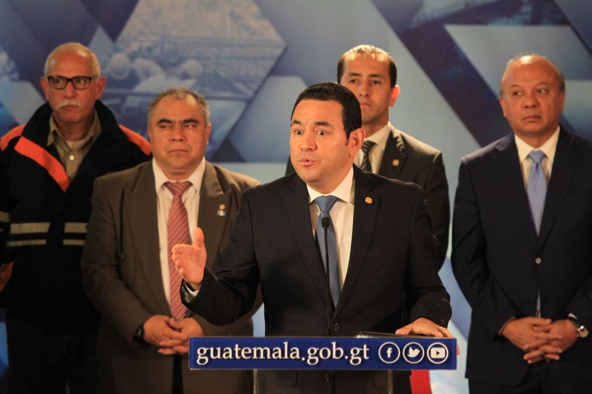 El presidente Jimmy Morales no aceptó la renuncia de los ministros de Gobernación, Finanzas y Trabajo, quienes anunciaron que dejarían los cargos en septiembre último. (Foto Prensa Libre: Esbin García)