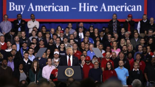 Trump ha dicho que con sus políticas quiere proteger a los obreros estadounidenses, Pero muchos podrían verse perjudicados en el largo plazo. (Foto,GETTY IMAGES)