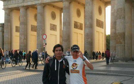 Rivero se encontraba con muchas expectativas y energías para correr el Maratón de Berlín. (Foto Prensa Libre: Twitter Luis Carlos Rivero)