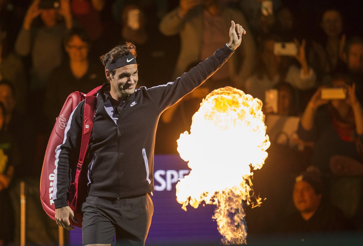 Federer quiere volver a la cima del tenis mundial. (Foto Prensa Libre: EFE)