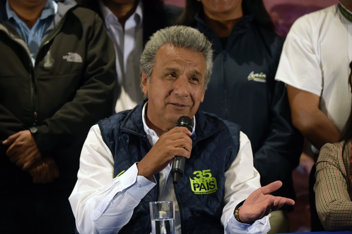 Lenín Moreno,candidato presidencial oficialista obtiene el 39.18 % de los votos en Ecuador con el escrutinio al 93.4 %. (Foto Prensa Libre: AFP).