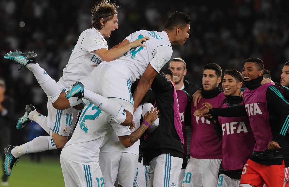 El Real Madrid sumó su quinto título del año 2017 este sábado en Abu Dhabi. (Foto Prensa Libre: AFP)