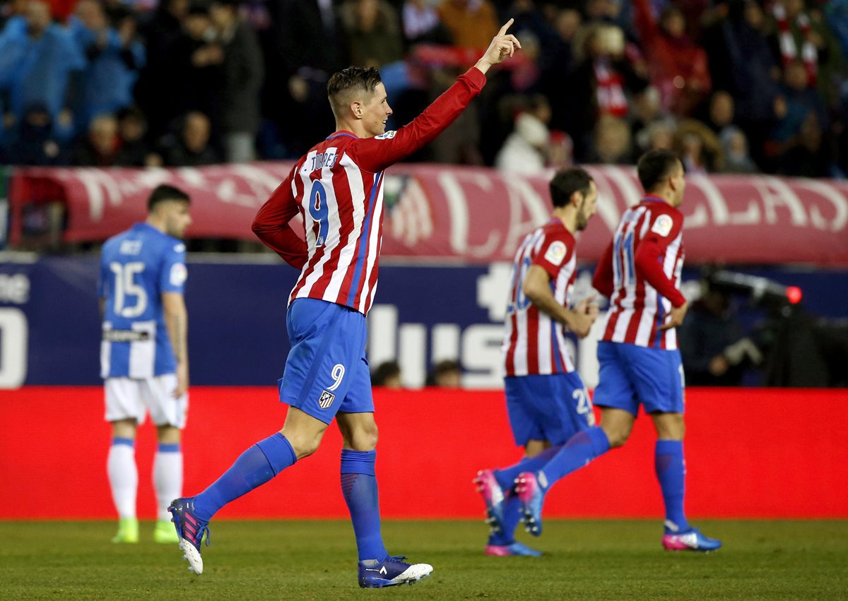 "El Niño" Torres tiene un amplio palmarés goleador con el equipo de la capital española. (Foto Prensa Libre: EFE)