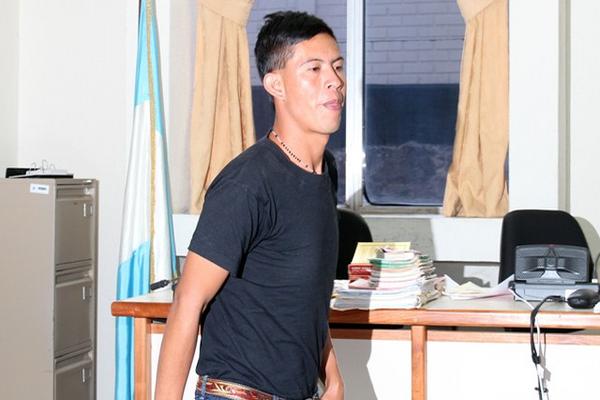 César Romeo Cruz Aguilar es culpable de haber violado a una maestra en Jalapa, el año pasado. (Foto Prensa Libre: Hugo Oliva)