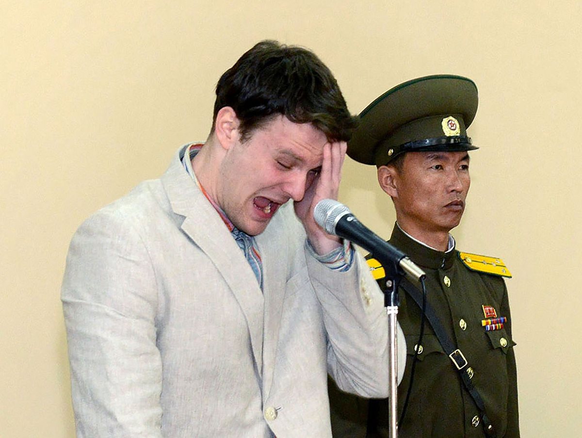 Otto Frederick Warmbier da declaraciones en Pionyang tras su arresto en marzo del 2016.