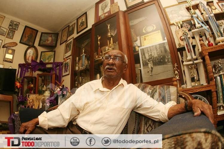 El exatleta guatemalteco está cumpliendo 95 años. (Foto Prensa Libre: Hemeroteca PL)
