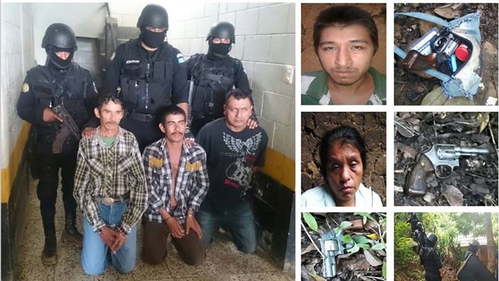 Los cinco capturados en San Juan Tecuaco, Santa Rosa, sindicados de varios delitos por el MP. (Foto Prensa Libre: PNC)