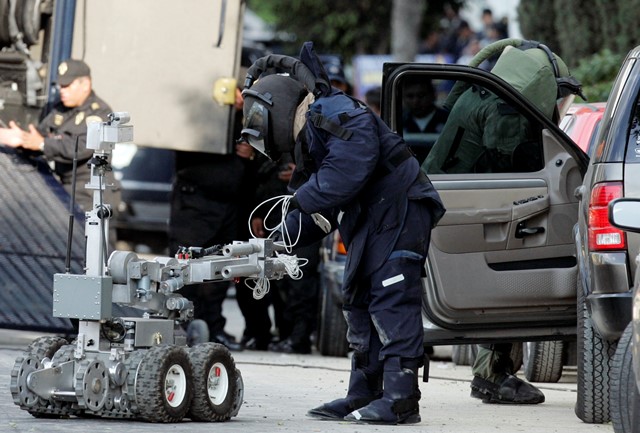 (Imagen de referencia). Los robots son utilizados por departamentos de policía de muchos países en el mundo. (Foto Prensa Libre: AP).