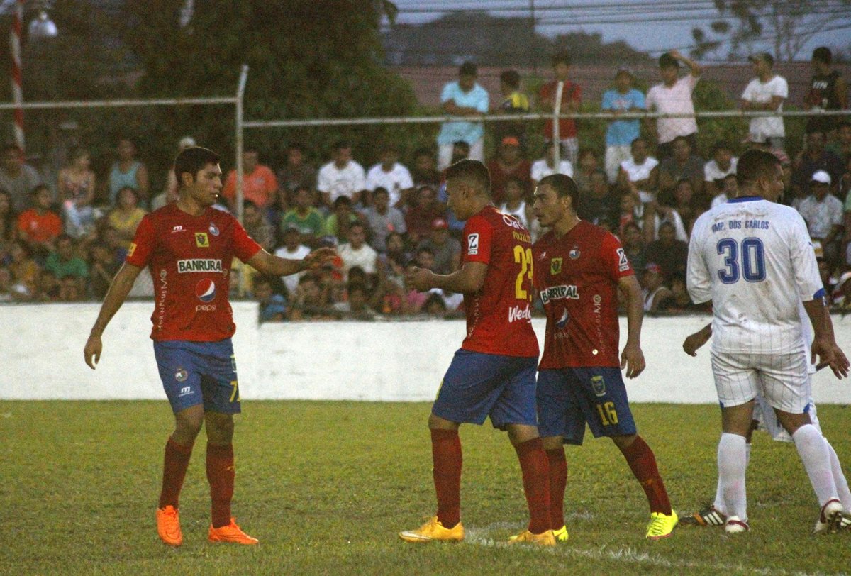 Los escarlatas se golearon en su primer fogueo. (Foto Prensa Libre: Melvin Popá)
