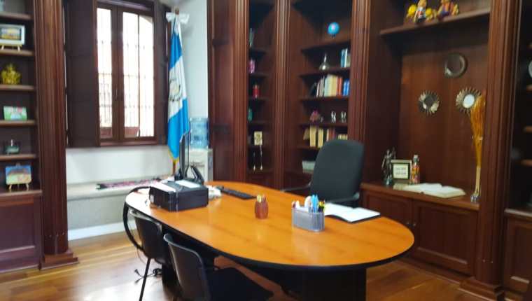 Área en la que funcionó la biblioteca personal de Alejandro Sinibaldi, en vivienda de Antigua Guatemala, donde desde hoy funcionará la Fiscalía Distrital de Sacatepéquez. (Foto Prensa Libre: Nery Gálvez)