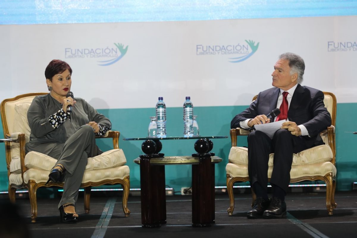 Thelma Aldana, fiscal general durante su intervención en el Tercer Encuentro Ciudadano. (Foto Prensa Libre: Érick Ávila)