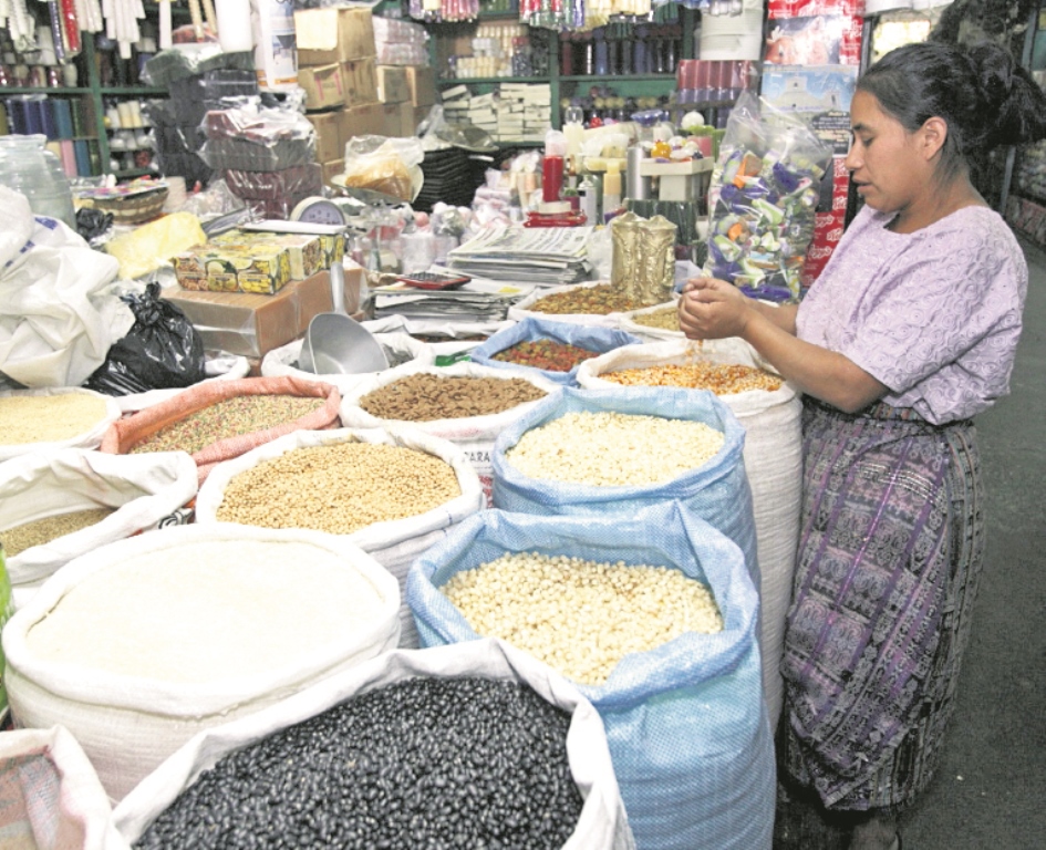 El precio de los alimentos incrementó en mayor medida en occidente. (Foto Prensa Libre: Álvaro Interiano)