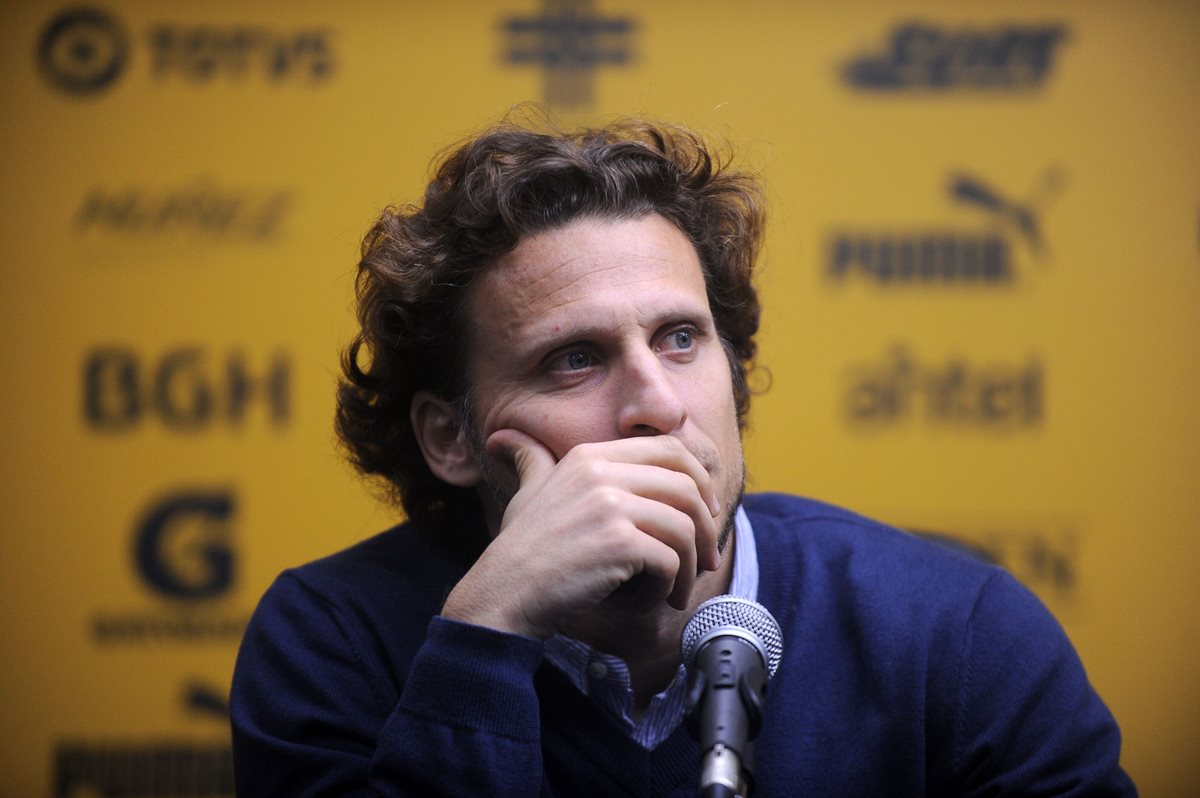 Diego Forlán cuenta con un basto palmarés futbolístico y ansía seguir jugando. (Foto Prensa Libre: AFP)