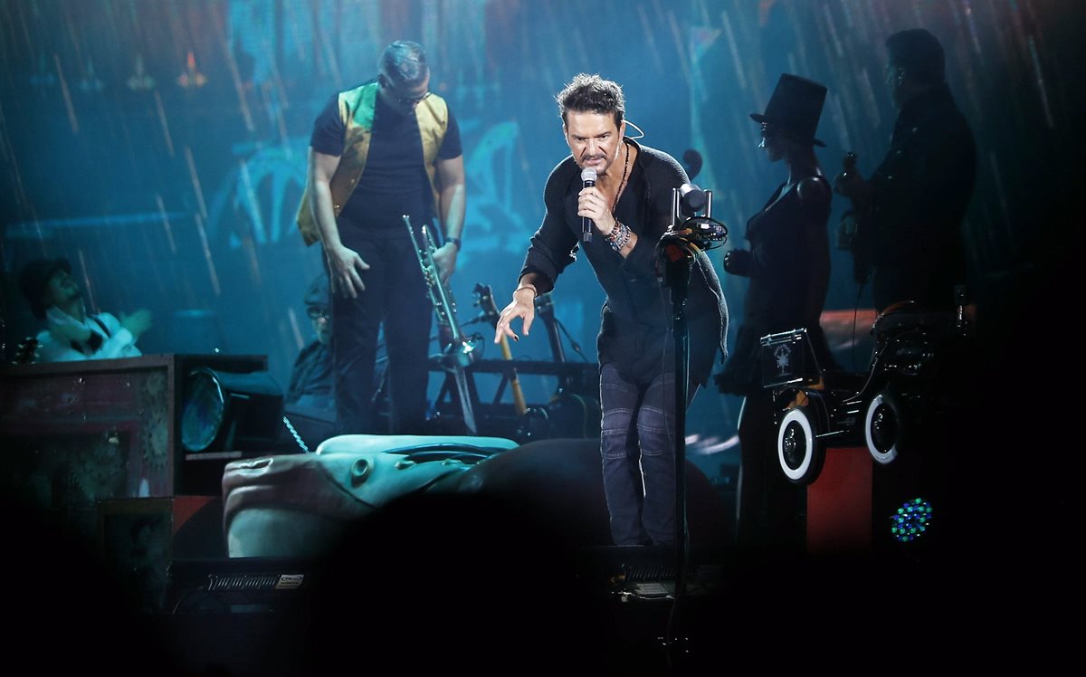 10 imágenes inolvidables que dejó el concierto de Ricardo Arjona