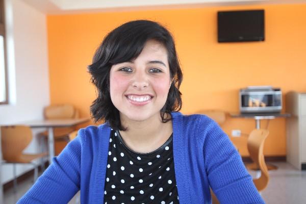 Lupita Natareno es estudiante de francés en app. (Foto Prensa Libre: Billy Quijada)