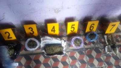 Unas 15 libras de marihuana fueron decomisadas en la zona 1. (Foto Prensa Libre: PNC)