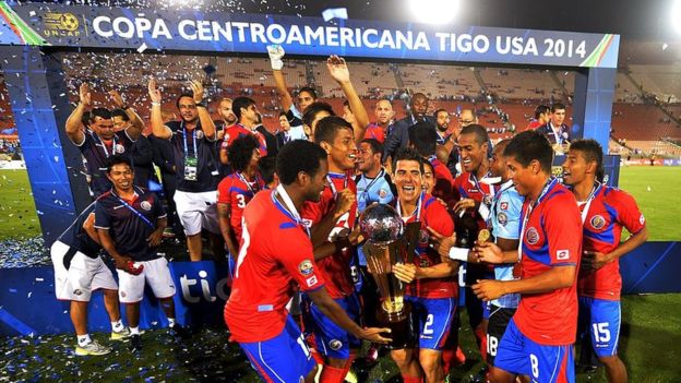 En 2014, Tigo empezó a patrocinar el torneo de fútbol más importante de Centroamérica. AFP
