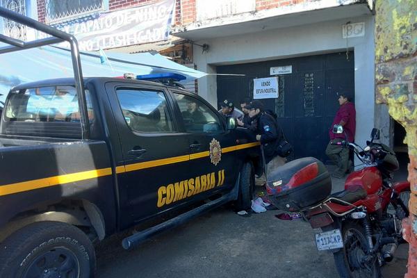 Policía busca a presuntos pandilleros que extorsionan comercios en la capital. (Foto Prensa Libre: E. Paredes) <br _mce_bogus="1"/>