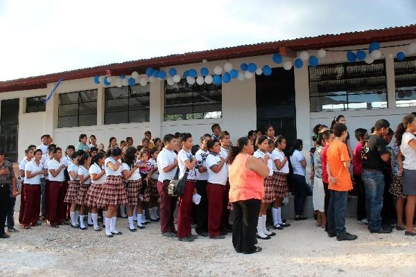 El edificio del   Instituto de la aldea Espíritu Santo fue inaugurado la semana   última.