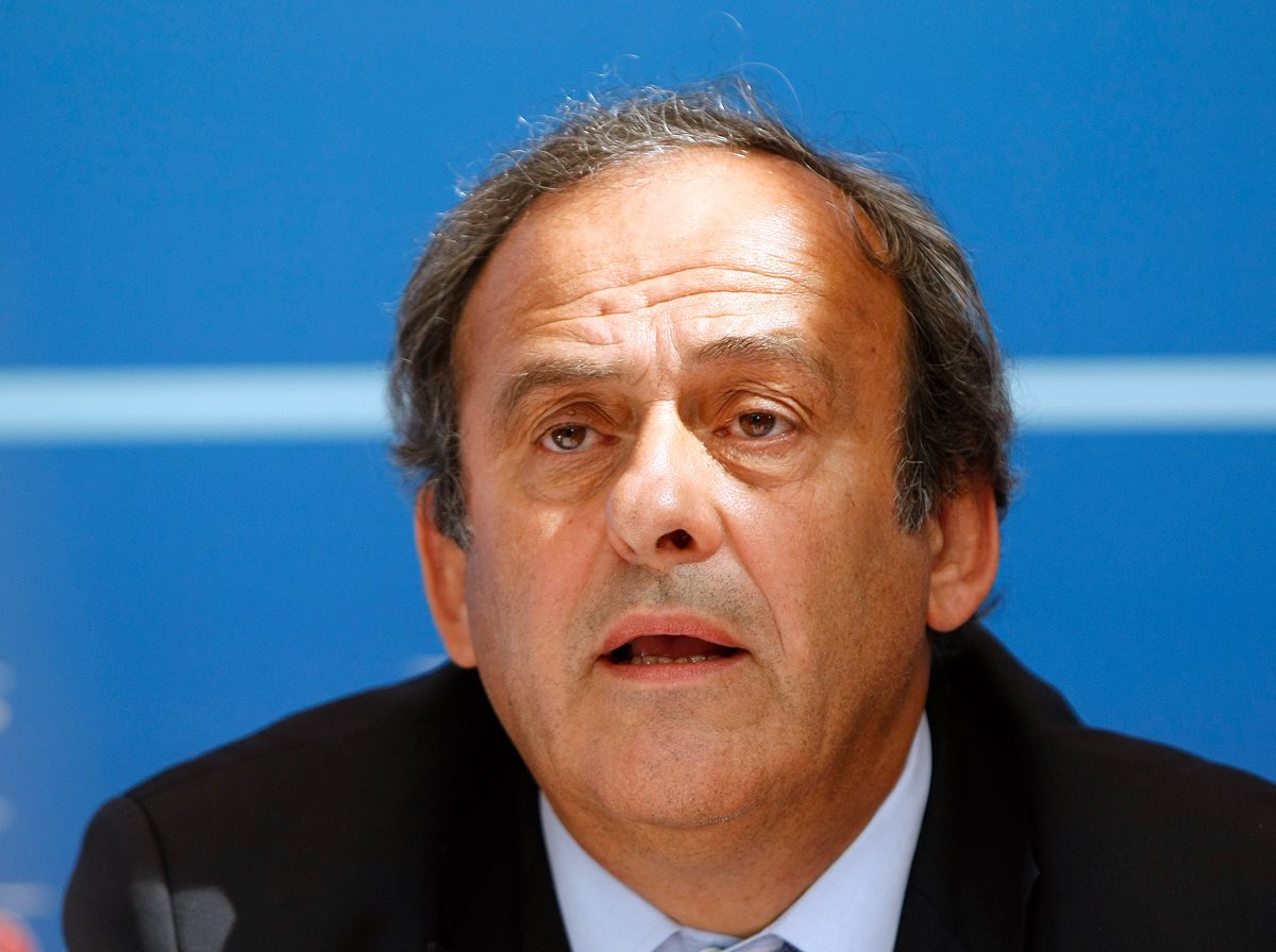 El presidente de la Real Federación Española de Fútbol (RFEF), Ángel María Villar, será uno de los testigos de la defensa de Michel Platini. (Foto Prensa Libre: EFE)