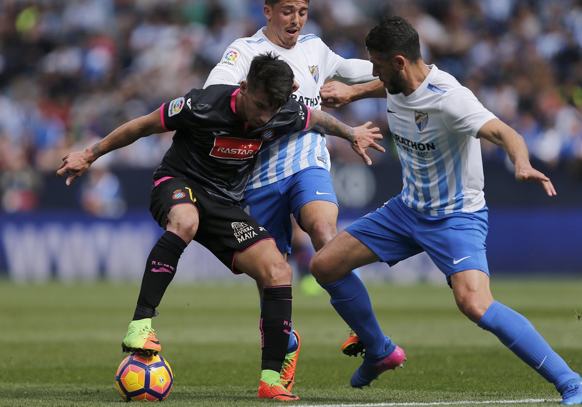 El Espanyol no dejó escapar la victoria y hundió al Málaga este sábado. (Foto Prensa Libre: EFE)