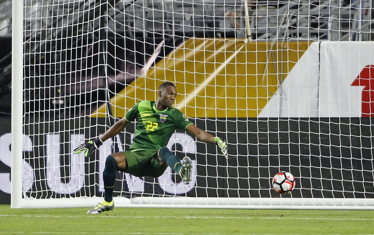 Los arqueros han sufrido el poder letal de los artilleros en la Copa América. (Foto Prensa Libre: AP)