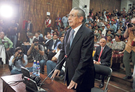 Efraín Rios Montt  busca no asistir al juicio programado para el 5 de enero. En el 2013 fue condenado a 80 años por genocidio. La CC anuló el fallo y ordenó repetir el debate.