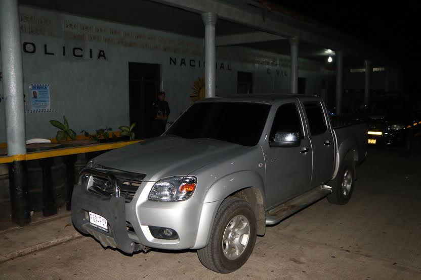 El vehículo está a nombre del oficial tercero de la PNC Félix Joel Maldonado Cabrera. (Foto Prensa Libre: Rolando Miranda)