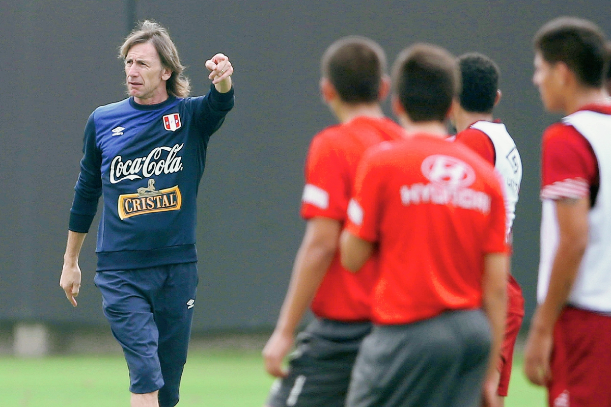 Gareca dirige a la selección de Perú para la Copa América. (Foto Prensa Libre: EFE)
