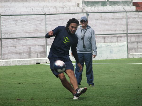 Agustín Herrera, no ha jugado todos los minutos con Antigua y ya suma un gol y una asistencia. (Foto Prensa Libre: Carlos Vicente)