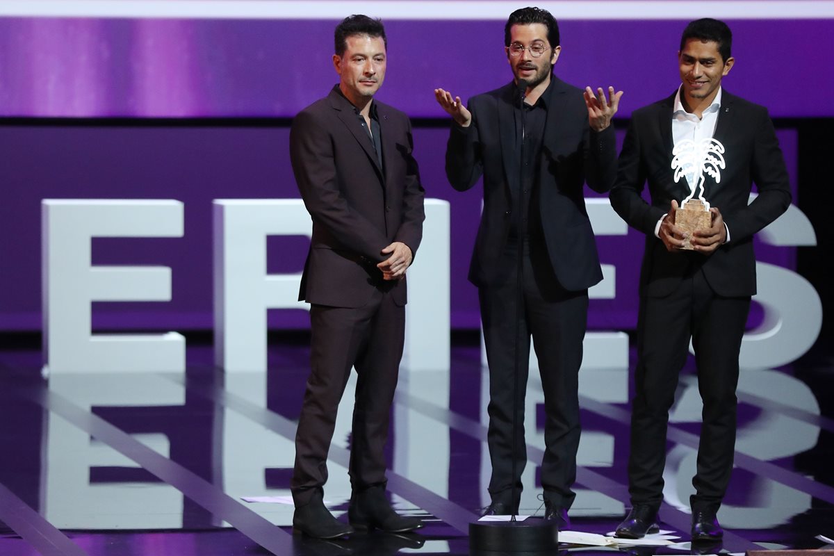Las estrellas del elenco de Miguel reciben el reconocimiento de Canneseries (Foto Prensa Libre: AFP).