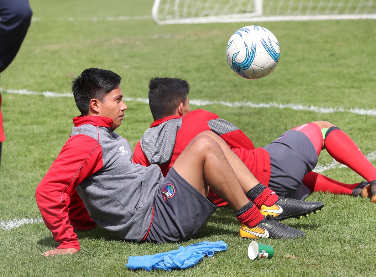 Sian cumple su sueño de jugar en la Liga Nacional con Municipal. (Foto Prensa Libre: Francisco Sánchez)
