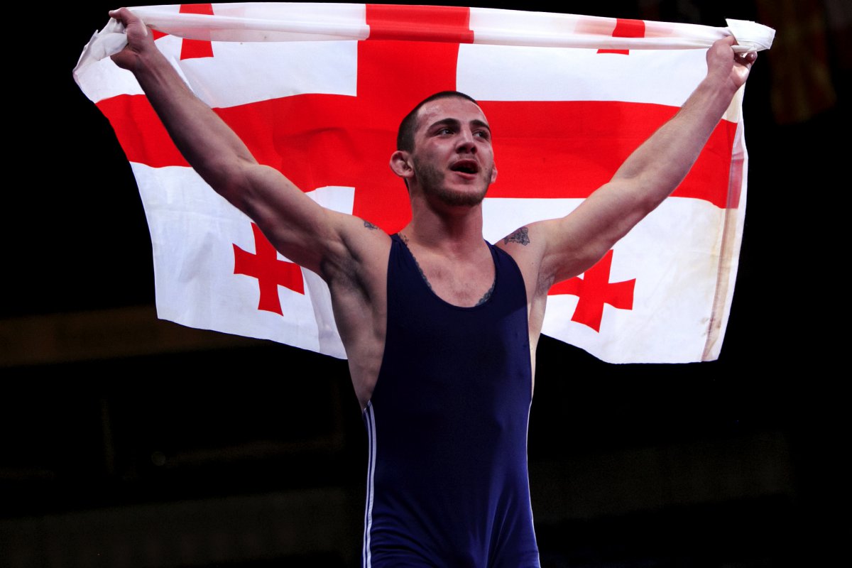 El georgiano Zurab Datunashvili, campeón europeo de lucha grecorromana en la categoría de hasta 80 kilogramos, resultó herido de varias puñaladas. (Foto Prensa Libre: AFP)