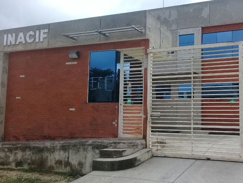 Los cuerpos de los tres hombres hallados en La Libertad fueron enviados a la morgue de San Benito, Petén. (Foto HemerotecaPL)