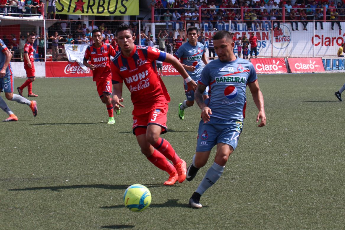 Municipal no tuvo la garra necesaria para sacar un triunfo en la cancha de Malacateco. (Foto Prensa Libre: Raúl Juárez)