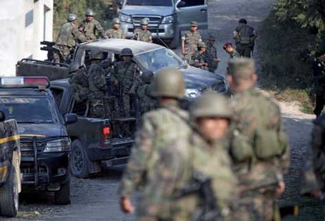 En las últimas 48 horas las fuerzas de seguridad han capturado a 12 implicados en los disturbios. (Foto Prensa Libre: Carlos Sebastián)