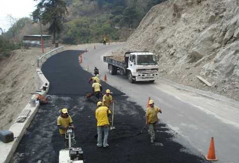 El ministerio de Comunicaciones tiene el reto de dar mantenimiento a las carreteras. (Foto Prensa Libre: Hemeroteca PL)