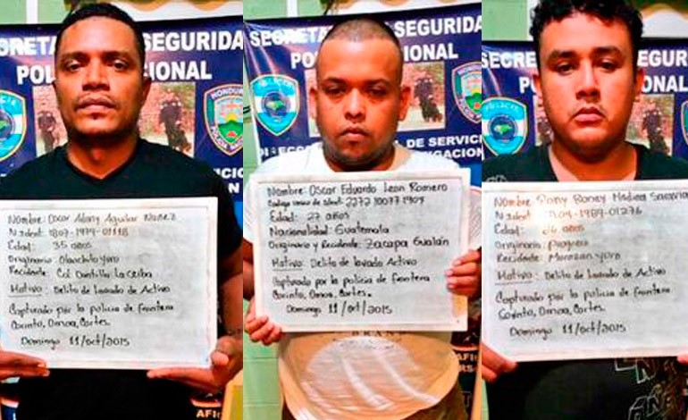 Al centro el guatemalteco Oscar León Romero, originario de Gualán, Zacapa, detenido en Honduras. (Fofo Prensa Libre: Tomada de La Tribuna)